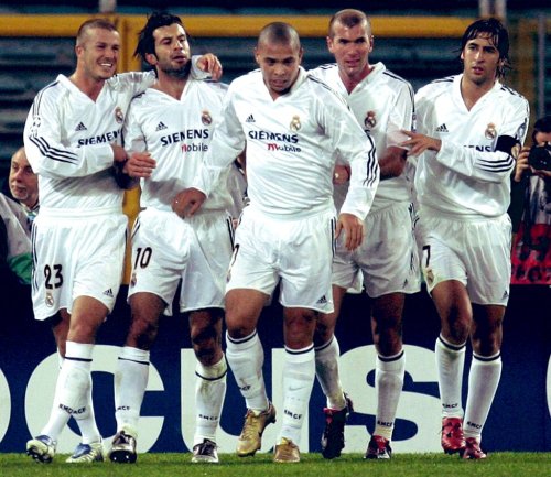 Real Madrid 2004-05 Retro Home Soccer Jersey - Fan Version