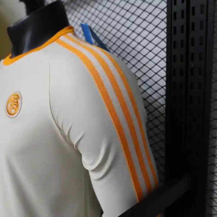 Long Sleeves Bayern Munich 26/27 Retro Soccer Jersey - Player Version