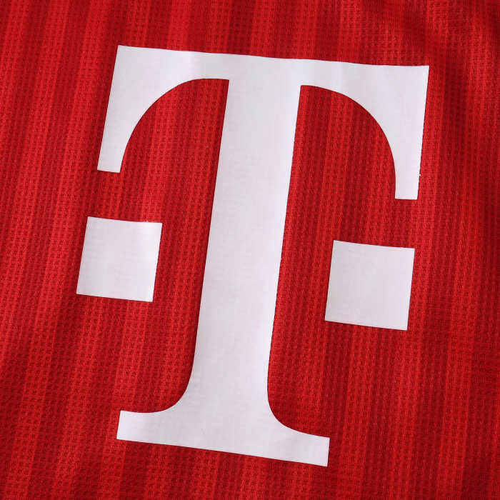 Long Sleeves Bayern Munich 26/27 Home Soccer Jersey - Fan Version