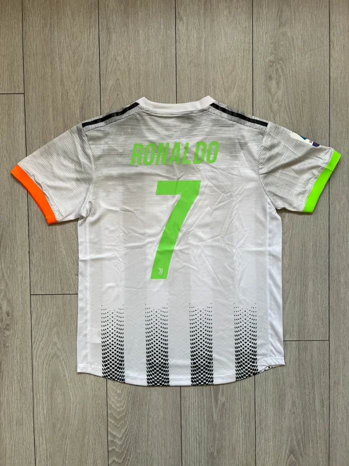 Juventus X Palace 2019/20 Retro Soccer Jersey - Fan Version
