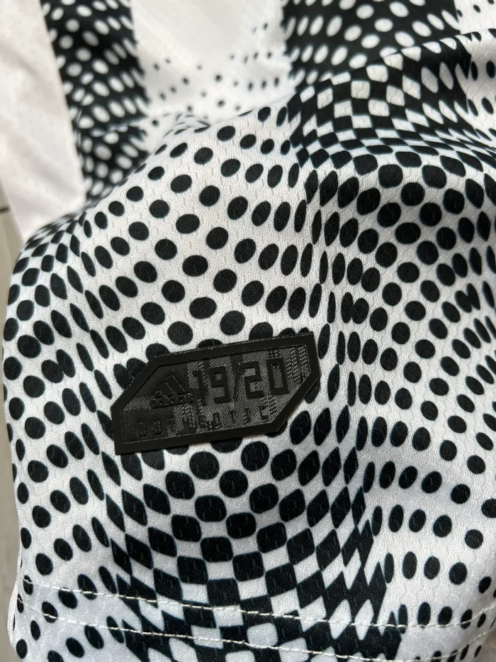 Juventus X Palace 2019/20 Retro Soccer Jersey - Fan Version
