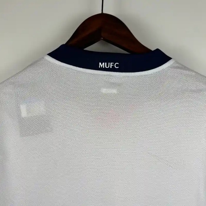 Long Sleeve Manchester United 2007-08 White Retro Soccer Jersey - Fan Version