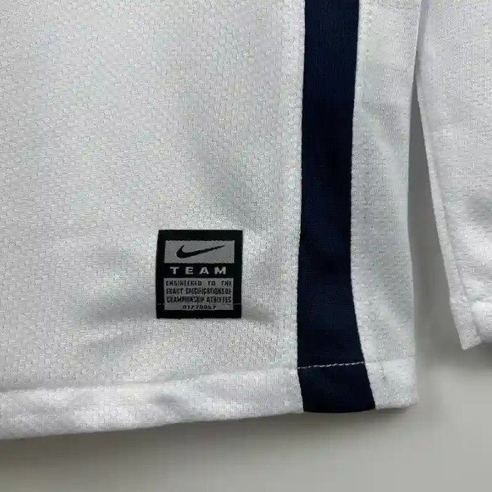 Long Sleeve Manchester United 2007-08 White Retro Soccer Jersey - Fan Version