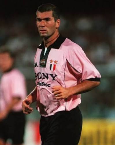 Juventus 1997-98 Away Retro Soccer Jersey - Fan Version