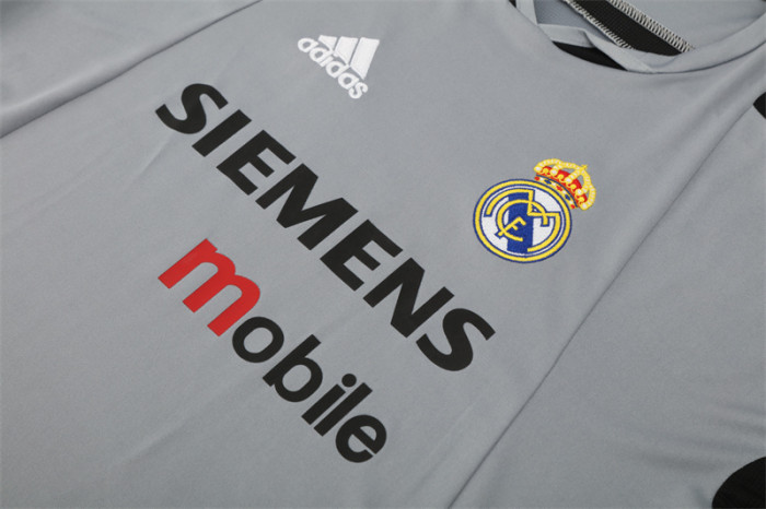Real Madrid 2004-05 Retro Training jersey - Fan Version