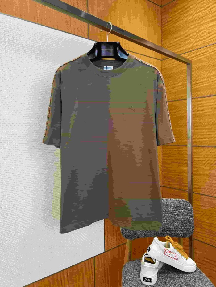 1:1 quality version Classic Plaid Strap Embroidered Crewneck T-shirt 3 colors 29105472
