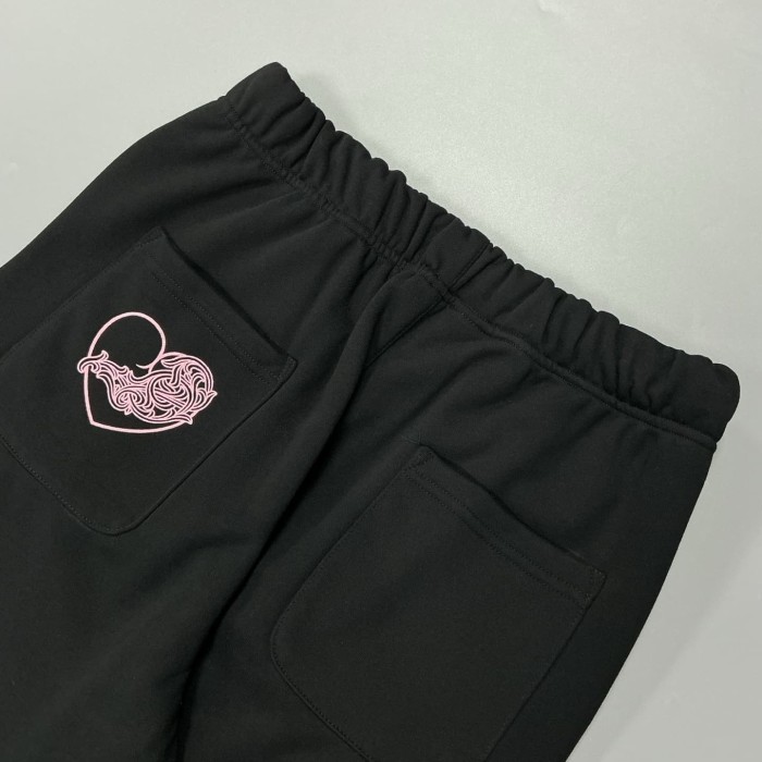 1:1 quality version Sword Heart Vine Cross Print Pink & White Doll Collab Sweatpants 29097758