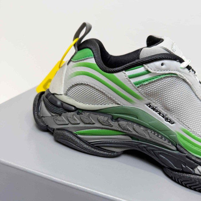 1:1 quality version Triple S.2 Gradient Wasteland Style Avant-Garde Futuristic Chunky Sneakers 7 colors 29097939