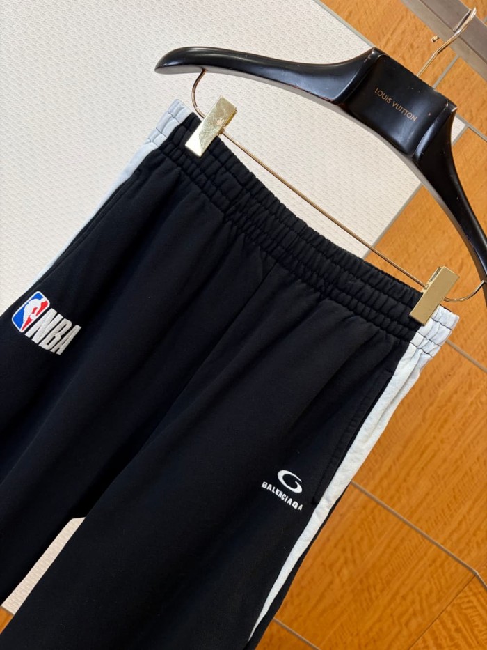 1:1 quality version NBA Co-branded Embroidered Side Stripe Spliced Sweatpants 29093616