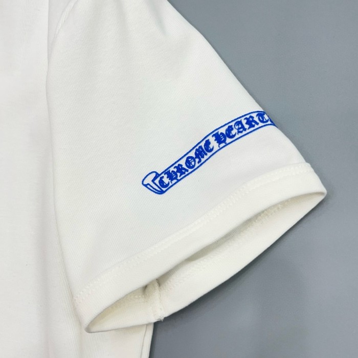 1:1 quality version Tongue Logo & Gothic Letter Neck Print White Cropped T-Shirt 2 colors 29096853