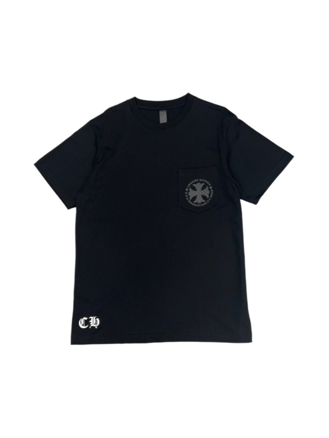 1:1 quality version Gothic Letter Monogram Cross Print Pocket T-Shirt 29094014