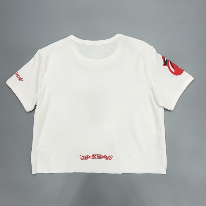 1:1 quality version Tongue Logo & Gothic Letter Neck Print White Cropped T-Shirt 2 colors 29096853