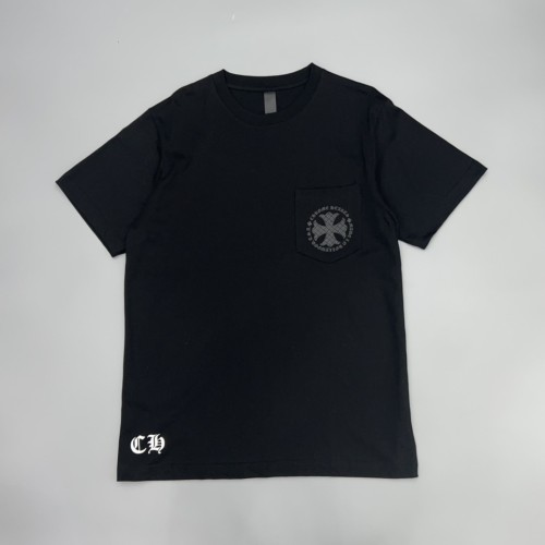 1:1 quality version Gothic Letter Monogram Cross Print Pocket T-Shirt 29094014