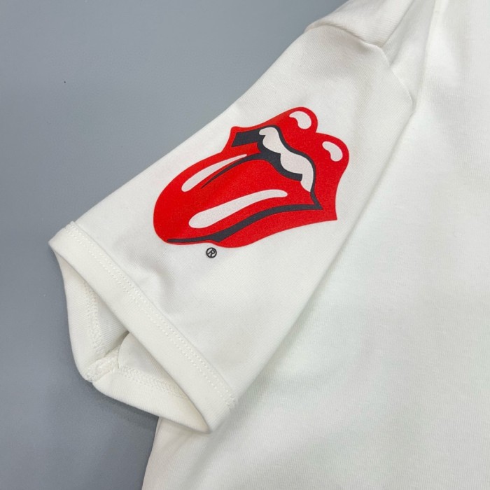1:1 quality version Tongue Logo & Gothic Letter Neck Print White Cropped T-Shirt 2 colors 29096853