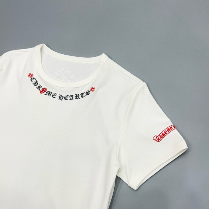 1:1 quality version Tongue Logo & Gothic Letter Neck Print White Cropped T-Shirt 2 colors 29096853