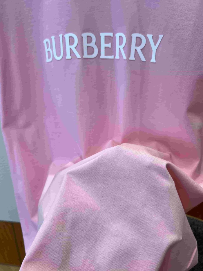 1:1 quality version Burberry Logo Print Cotton Crew Neck T-Shirt 4 colors 29105671