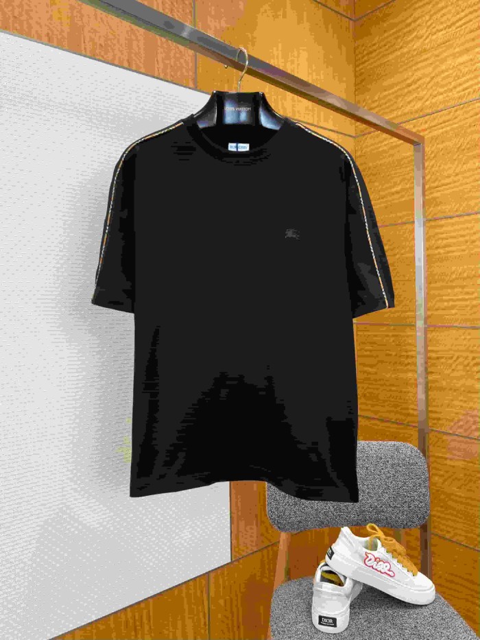 1:1 quality version Classic Plaid Strap Embroidered Crewneck T-shirt 3 colors 29105472