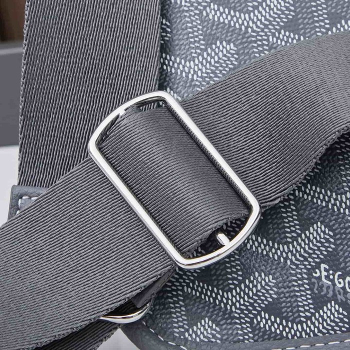 1:1 qualituy verson Adjustable Strap & Flap Closure Coursier Crossbody Messenger 5 colors 29105300