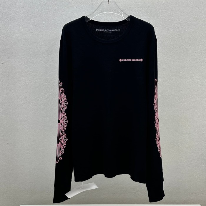 1:1 quality version Pink Cross & Gothic Letter Print Black Waffle Knit Long Sleeve T-Shirt 29105291