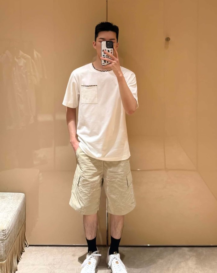 1:1 quality version Classic Plaid Patch Pocket Crewneck T-shirt 2 colors 29105476