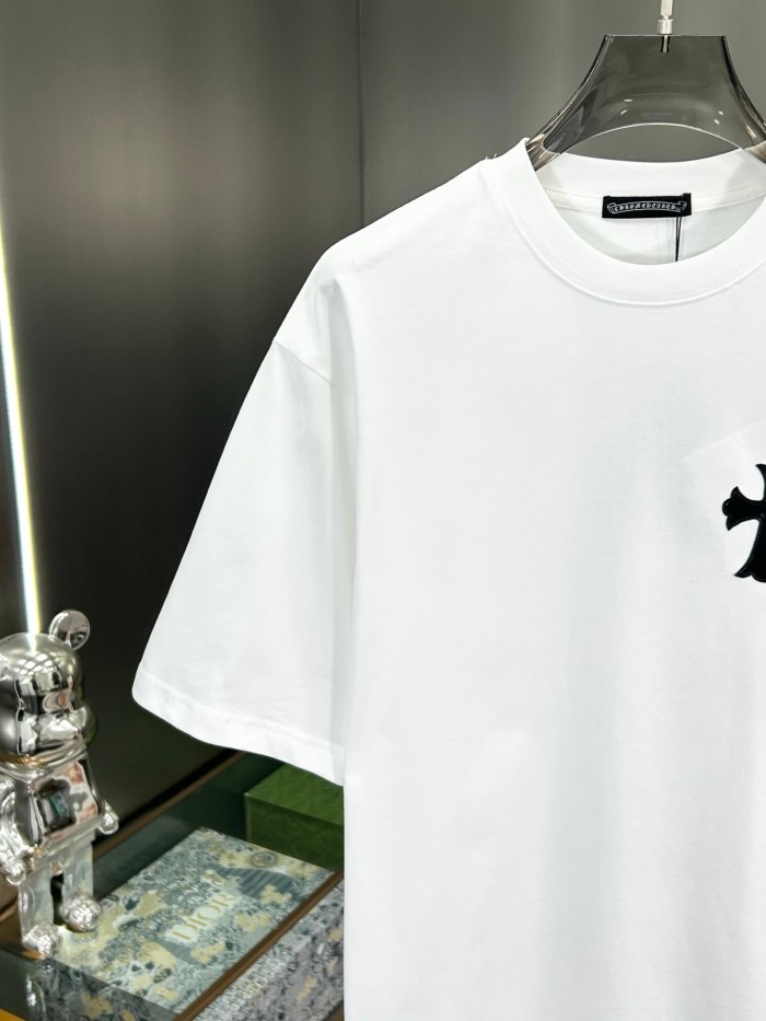 1:1 quality version High-Quality Leather Tag Cross & Sanskrit Print Crewneck T-Shirt 2 colors 29098085