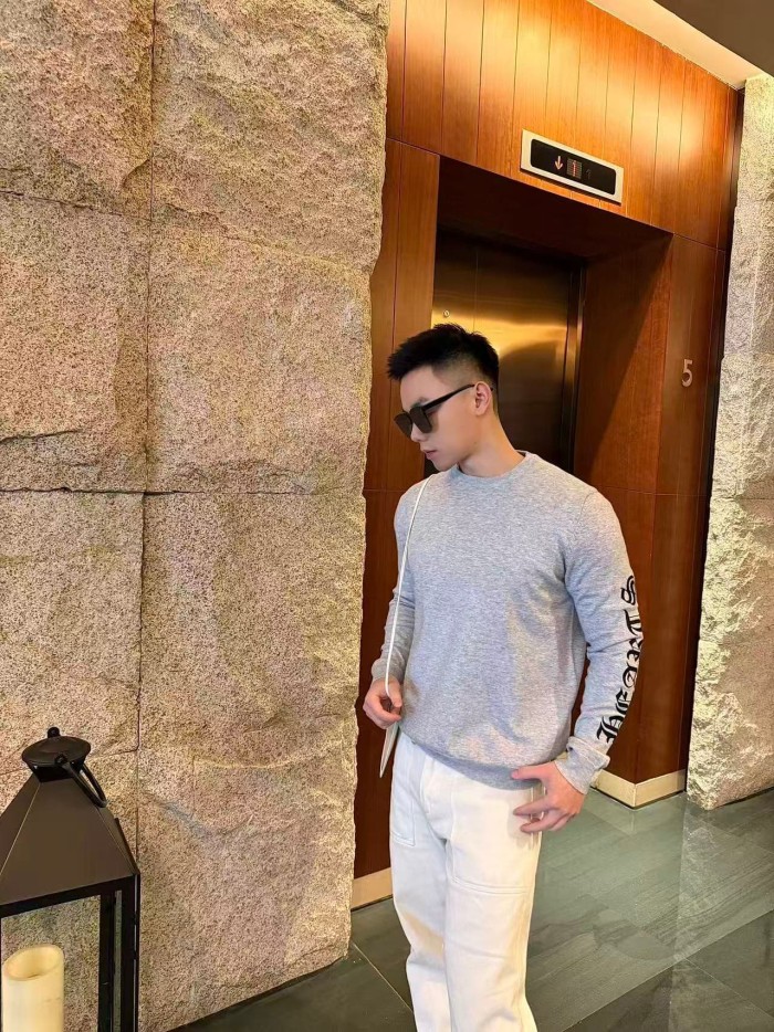 1:1 quality version Scroll Pattern Embroidered Crew Neck Wool Sweater 2 colors 28938051