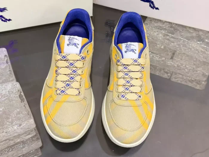 BURB5RRY TERRACE CHECK SNEAKERS   BBR104
