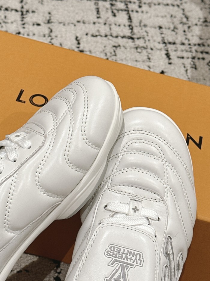 1:1 quality version 28113857 Footprint Series Soccer Sneakers 4 colors
