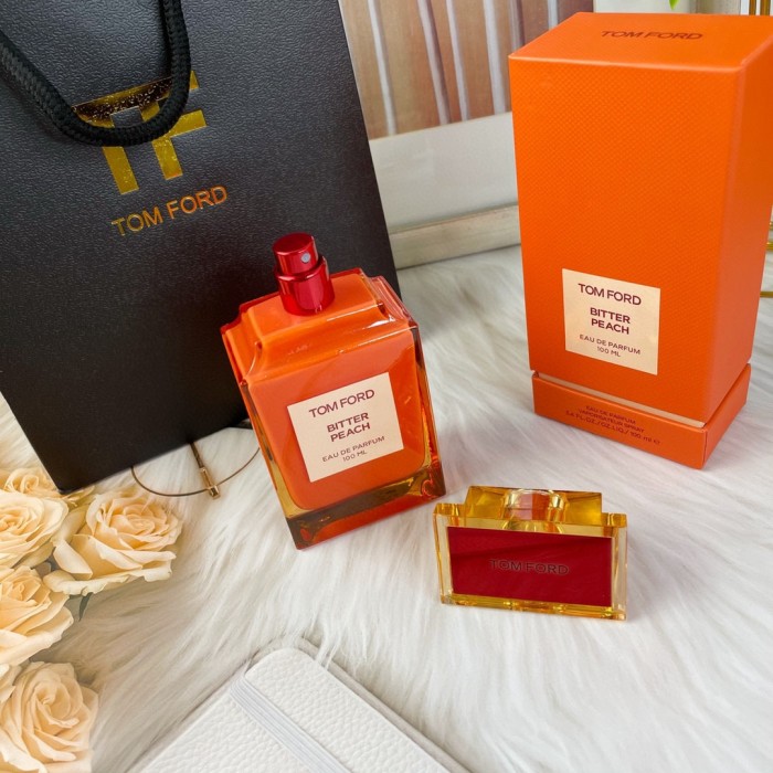 Woody Herbal Scented Bitter Peach Perfume 28600237