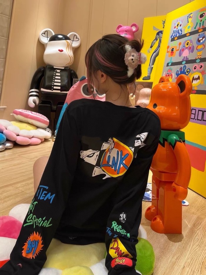 Double Sleeve Graffiti Letter Long Sleeve T-Shirt