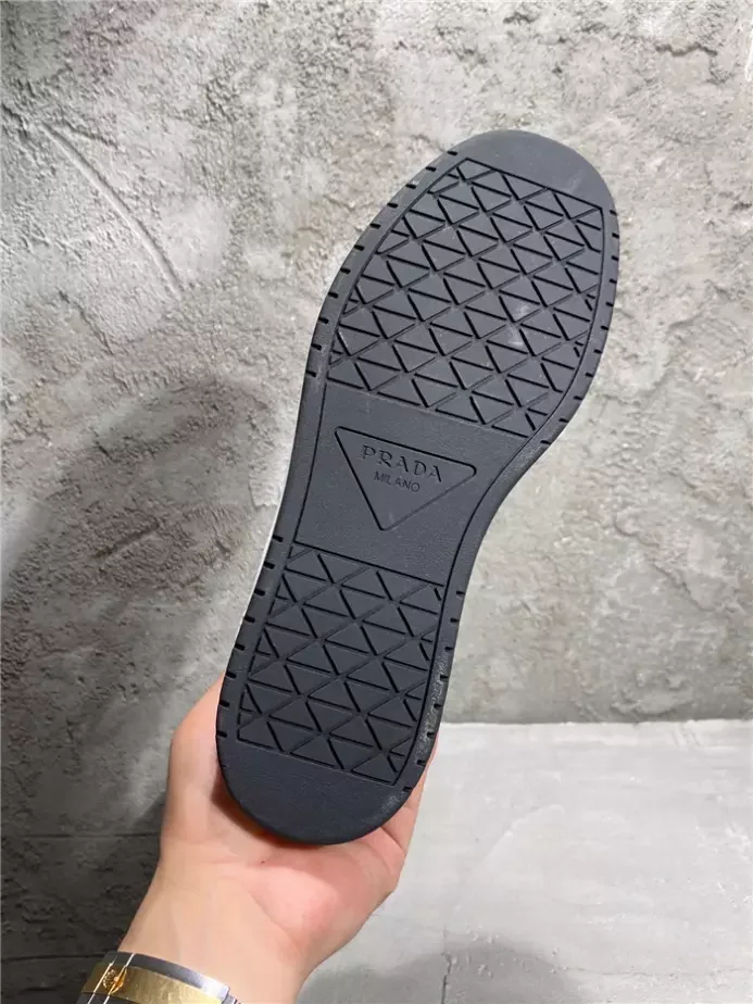 PR@DA@ DOWNTOWN LEATHER SNEAKERS   PRD037