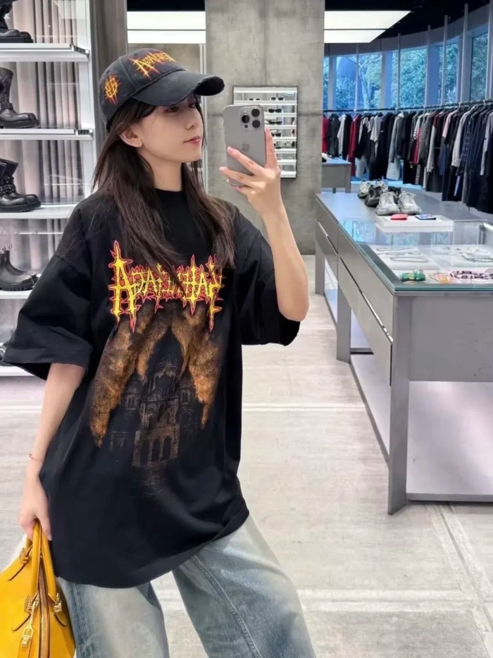 1:1 quality version Yellow and red spiny flame Gothic font vintage short-sleeved T-shirt 29077501