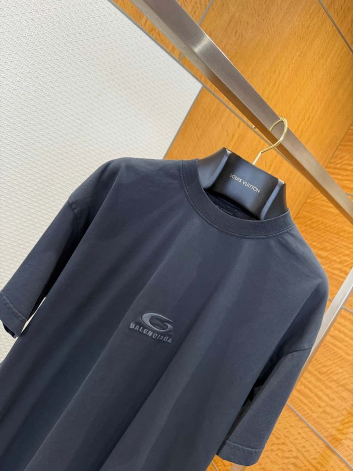 1:1 quality version Raised Embroidery Logo Tee 29093604