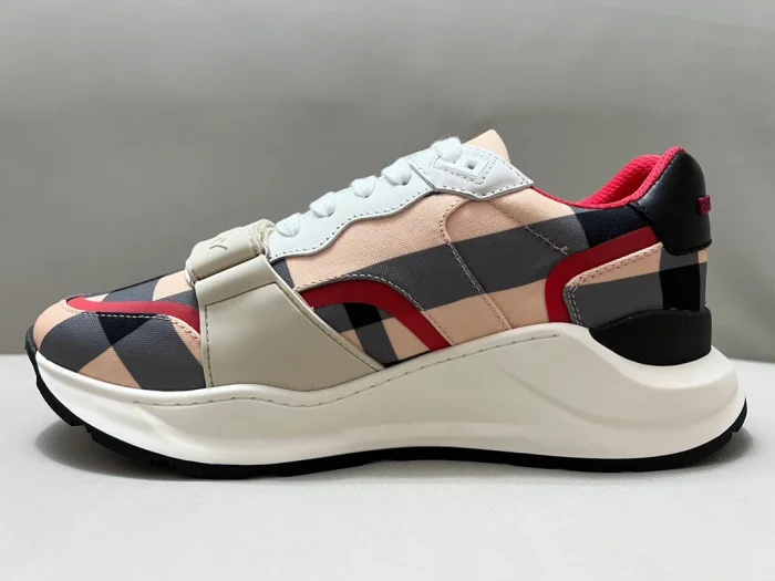 BURB5RRY VINTAGE CHECK SNEAKERS   BBR112