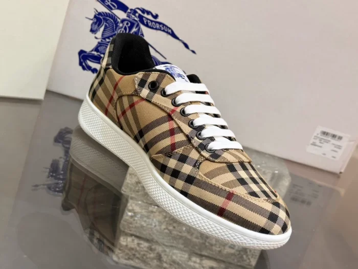 BURB5RRY TERRACE CHECK SNEAKERS   BBR105