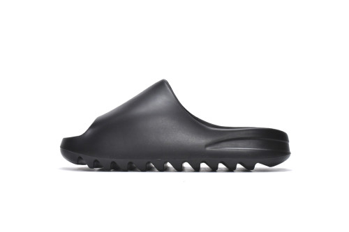 A Y**zy Slide Black FX0495