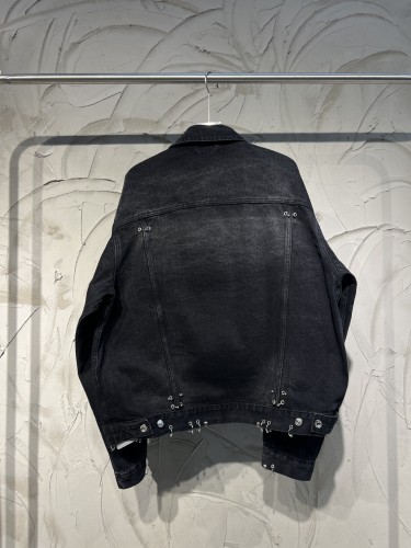 1:1 quality version Studded Perforated Fire Engine Head Denim Jacket 25276603