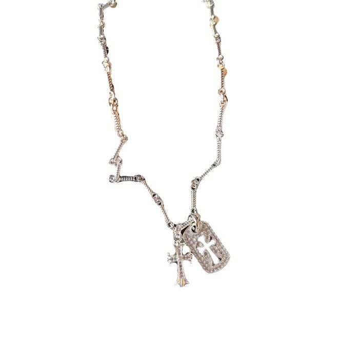 28203300 Small Square Pendant Cross Necklace