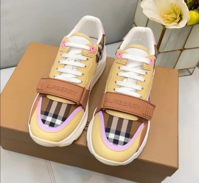 BURB5RRY VINTAGE CHECK SNEAKERS   BBR120