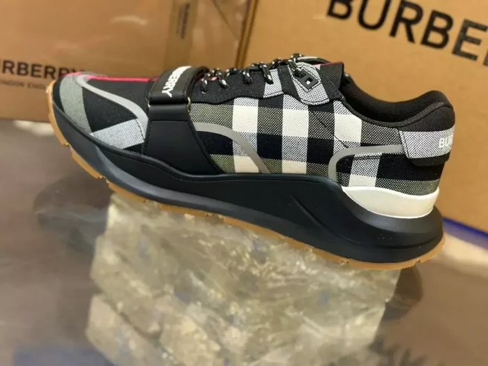 BURB5RRY VINTAGE CHECK SNEAKERS   BBR115