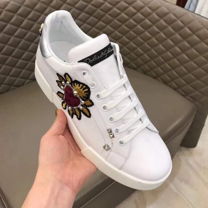 DOLCE    G@BB@N@ SNEAKERS PORTOFINO IN VITELLO NAPPATO CON PATCH   DG23