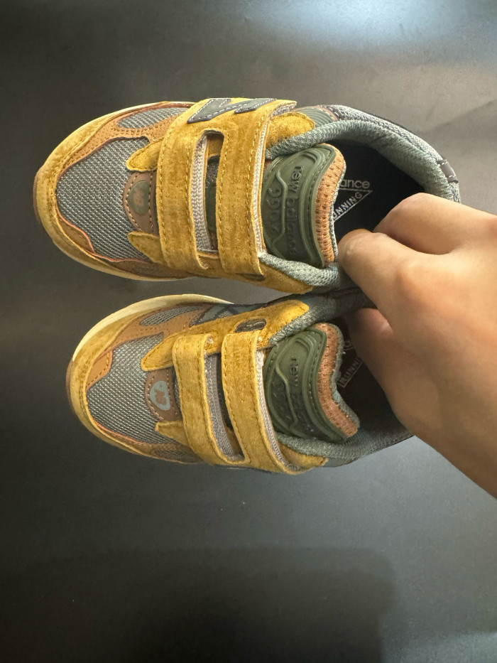 990V6 Hook And Loop Sports Shoes for Kids 5 colors 28999108