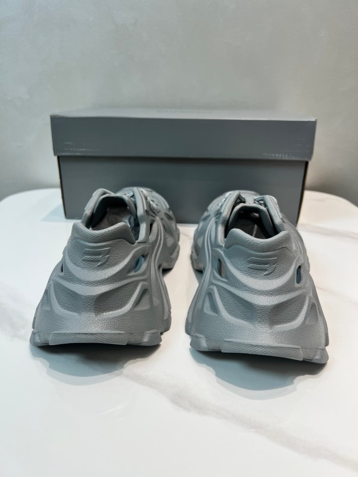 1:1 quality version HD Cutout Sports Style Clogs 6 colors 29027288
