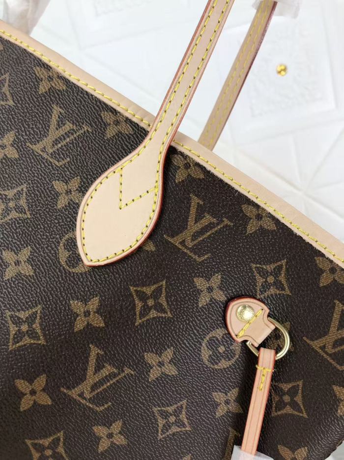 Classic Monogram Versatile Tote Bag 29030342