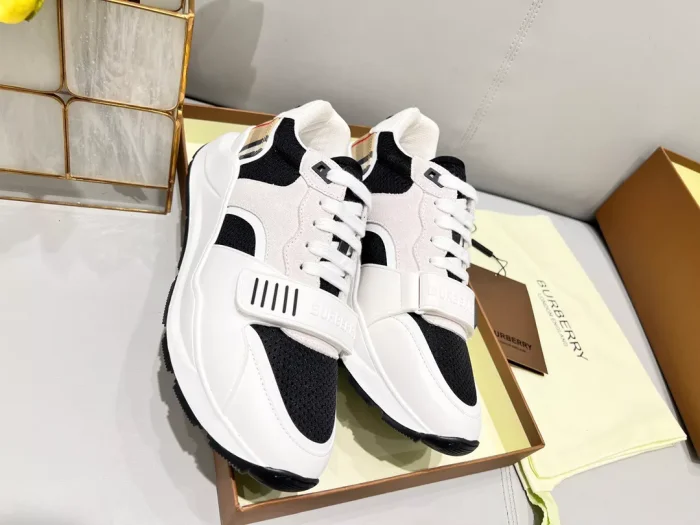 BURB5RRY VINTAGE CHECK SNEAKERS   BBR123