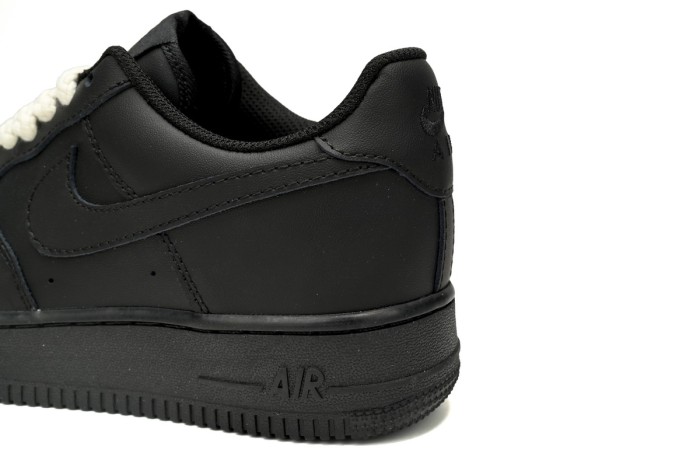 N  Air Force 1 Low '07 Black CW2288-001
