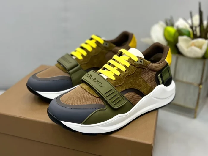 BURB5RRY VINTAGE CHECK SNEAKERS   BBR117