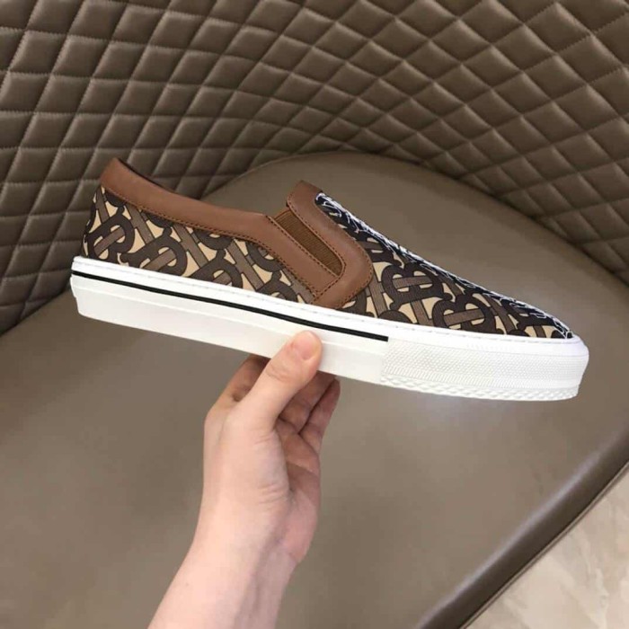 BURB5RRY LEATHER VINGATE SNEAKER- BBR81