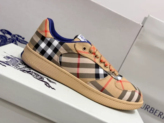 BURB5RRY TERRACE CHECK SNEAKERS   BBR093