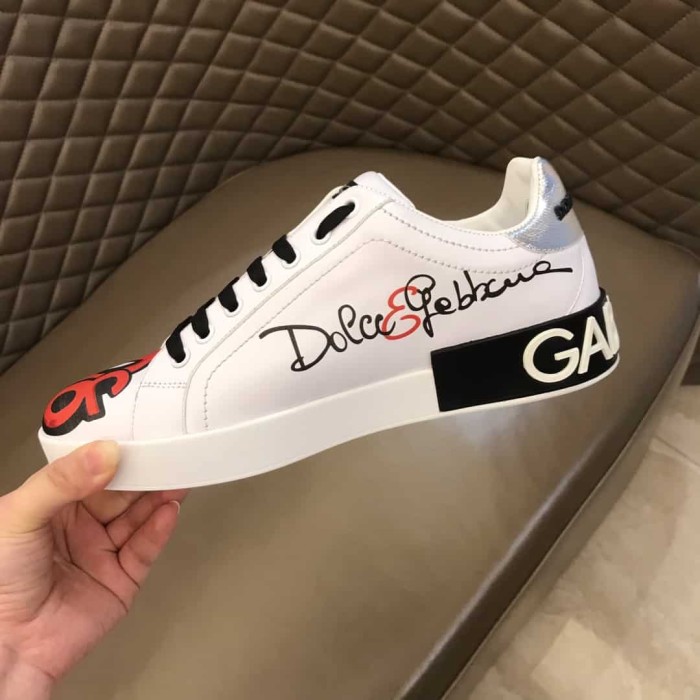 DOLCE    G@BB@N@ CALFSKIN PORTOFINO SNEAKERS WITH PATCHES OF THE DESIGNERS   DG02